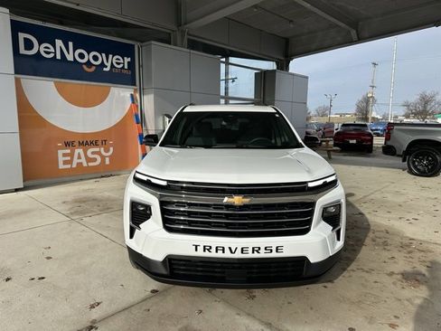 Certified 2024 Chevrolet Traverse LT w/ Trailering Package image 2