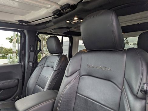 Used 2023 Jeep Wrangler Sahara image 21