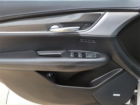 Used 2023 Cadillac XT5 Sportv image 18