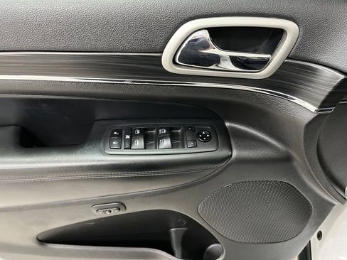 Used 2020 Jeep Grand Cherokee Limited w/ Luxury Group II AWD/4WD image 25