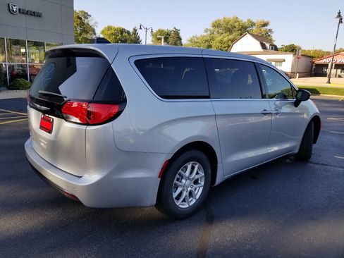 New 2026 Chrysler Voyager LX image 7