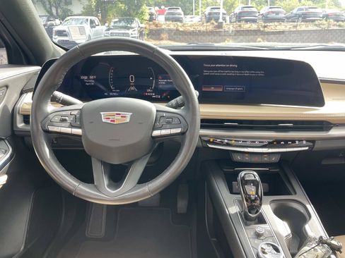 Used 2024 Cadillac XT4 Premium Luxury w/ Technology Package AWD/4WD image 14