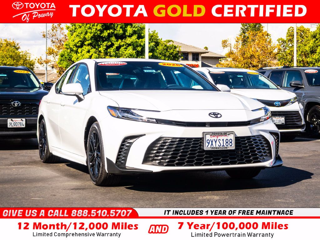Used 2026 Toyota Camry SE FWD image 1