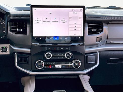 Used 2024 Ford Expedition Max XLT image 7