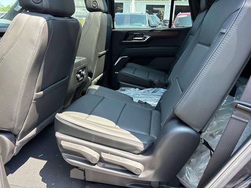 New 2026 GMC Yukon Denali w/ Sun & Power Step Package AWD/4WD image 11