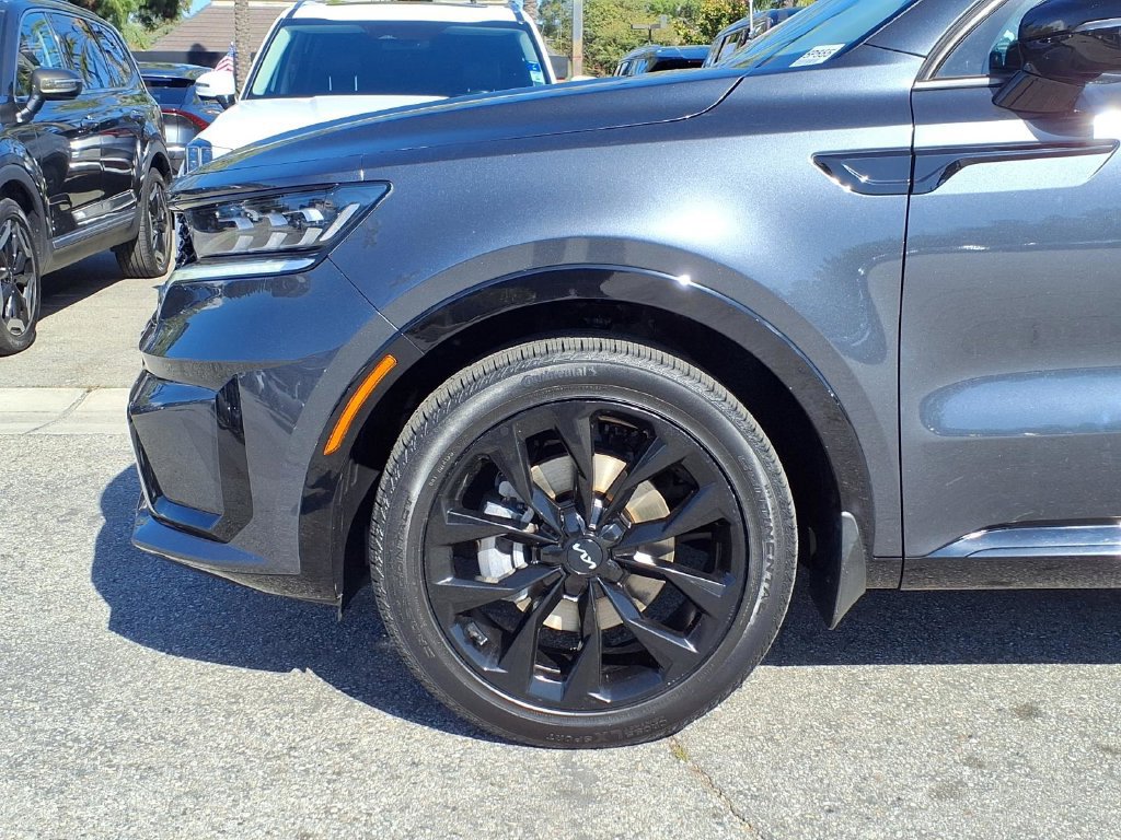 Certified 2023 Kia Sorento SX FWD image 11