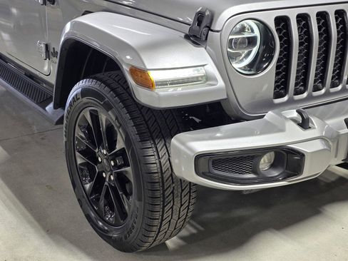 Used 2021 Jeep Gladiator Overland image 9