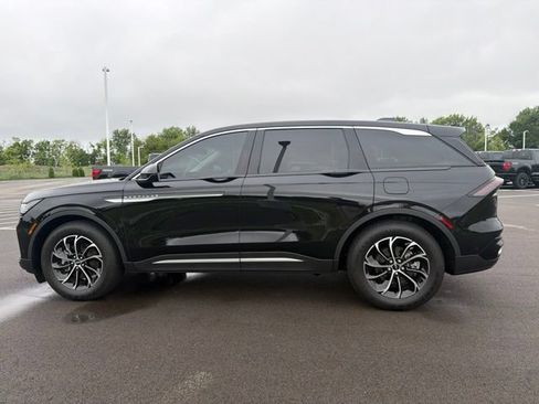 Used 2024 Lincoln Nautilus Premier w/ Equipment Group 102A AWD/4WD image 14
