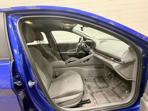 Used 2024 Hyundai Elantra SEL FWD image 33