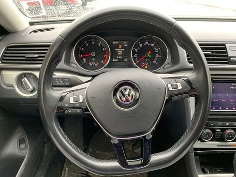 Used 2019 Volkswagen Passat 2.0T Wolfsburg w/ Wheels & Sunroof Package image 16