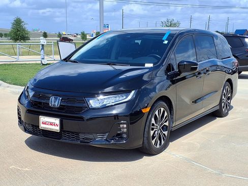 Used 2025 Honda Odyssey Elite image 4