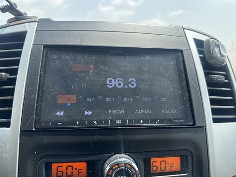 Used 2013 Nissan Frontier SV w/ SV Value Truck Pkg RWD image 35