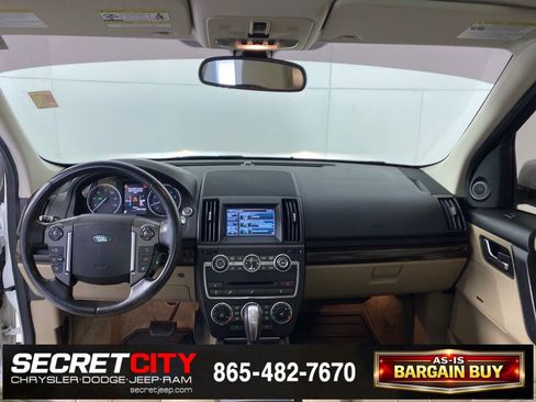 Used 2014 Land Rover LR2 image 27