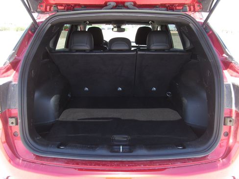 Used 2025 Jeep Compass Trailhawk AWD/4WD image 12