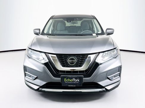 Used 2020 Nissan Rogue S FWD image 2