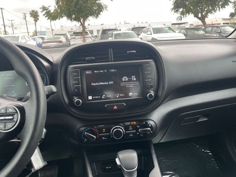 Used 2024 Kia Soul LX w/ Option Group 015 image 17