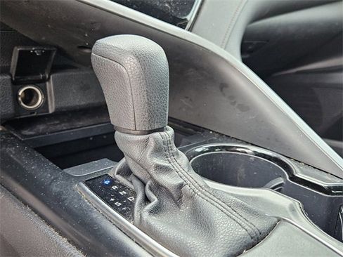 Used 2020 Toyota Camry LE image 6