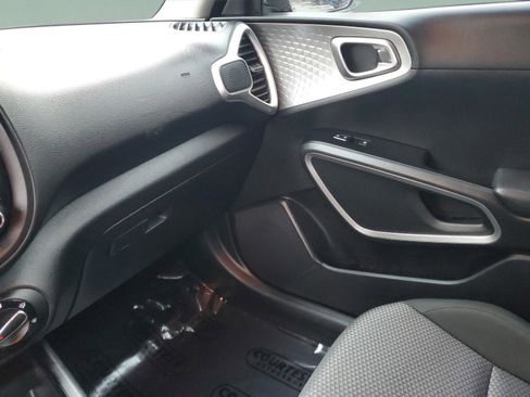 Certified 2023 Kia Soul LX w/ LX Technology Package image 18