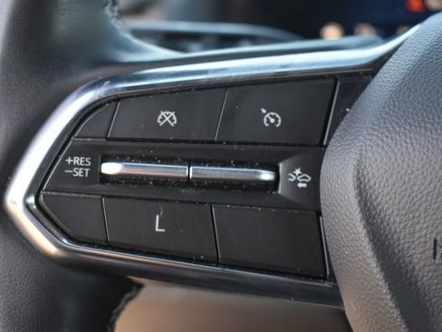 Used 2024 Chevrolet Traverse LS image 27