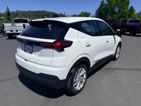 New 2027 Chevrolet Bolt LT w/ Comfort Package FWD image 4
