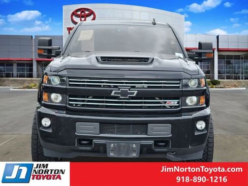Used 2019 Chevrolet Silverado 2500 LTZ w/ Duramax Plus Package AWD/4WD image 2