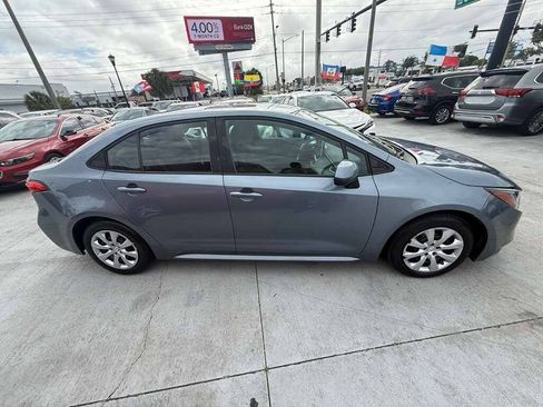 Used 2020 Toyota Corolla LE FWD image 2