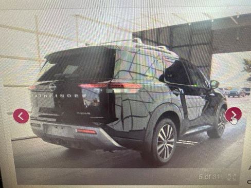 Certified 2025 Nissan Pathfinder Platinum w/ Cargo Package FWD image 3