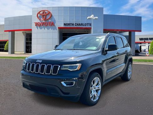 Used 2021 Jeep Grand Cherokee Laredo RWD image 5