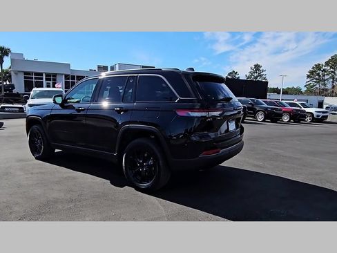 New 2026 Jeep Grand Cherokee Altitude RWD image 33