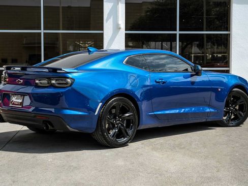 Used 2021 Chevrolet Camaro SS RWD image 8