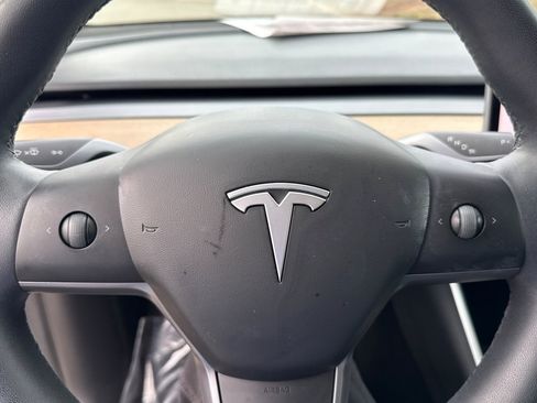 Used 2020 Tesla Model Y Long Range image 15