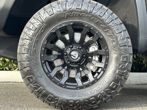 Used 2024 GMC Sierra 1500 AT4X w/ AT4X AEV Edition image 27