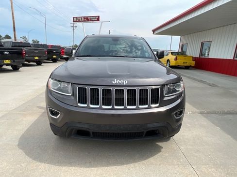 Used 2014 Jeep Grand Cherokee Laredo w/ Quick Order Package 23E AWD/4WD image 3