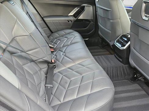 Used 2025 BMW 740i xDrive image 20