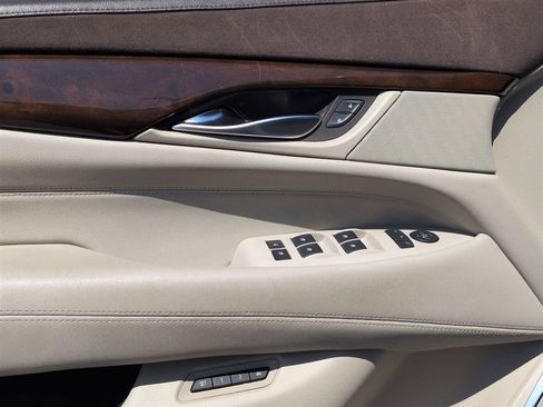 Used 2017 Cadillac Escalade Luxury image 13