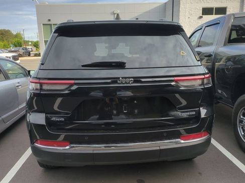 Used 2023 Jeep Grand Cherokee Laredo w/ Luxury Tech Group I AWD/4WD image 11