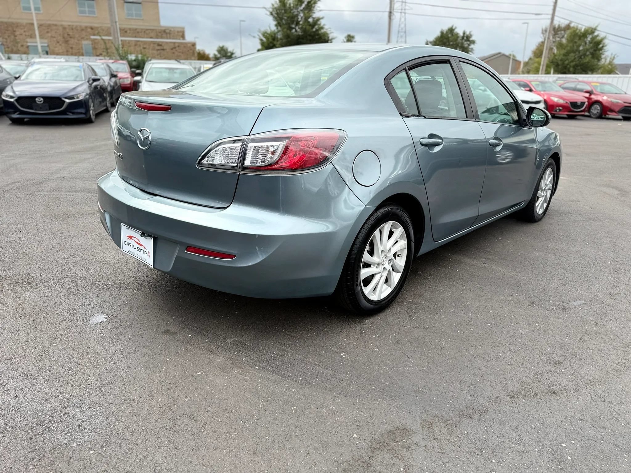 Used 2012 MAZDA MAZDA3 i Touring FWD image 3
