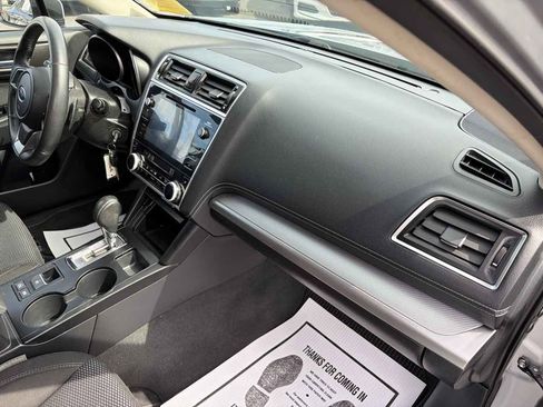Used 2018 Subaru Outback 2.5i Premium AWD/4WD image 30