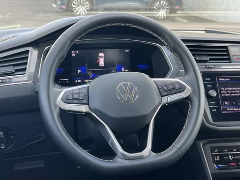 Certified 2023 Volkswagen Tiguan SE image 8