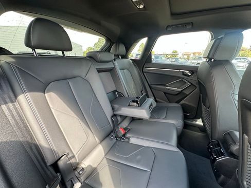New 2025 Audi Q3 2.0T Premium image 27