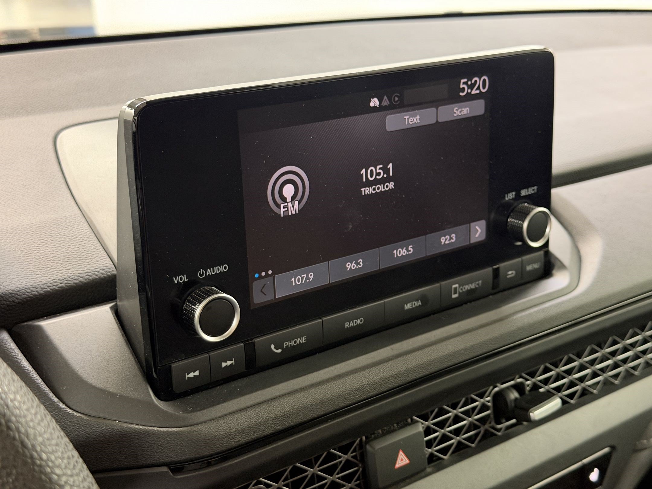 Certified 2023 Honda Accord EX image 20
