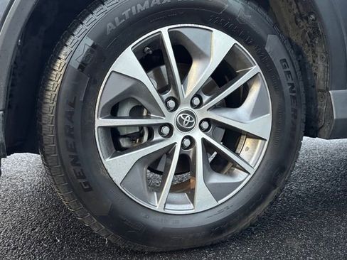 Used 2017 Toyota RAV4 XLE image 33