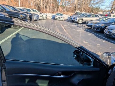 Certified 2018 Toyota Camry LE image 13