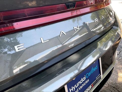 Certified 2024 Hyundai Elantra Limited FWD image 10