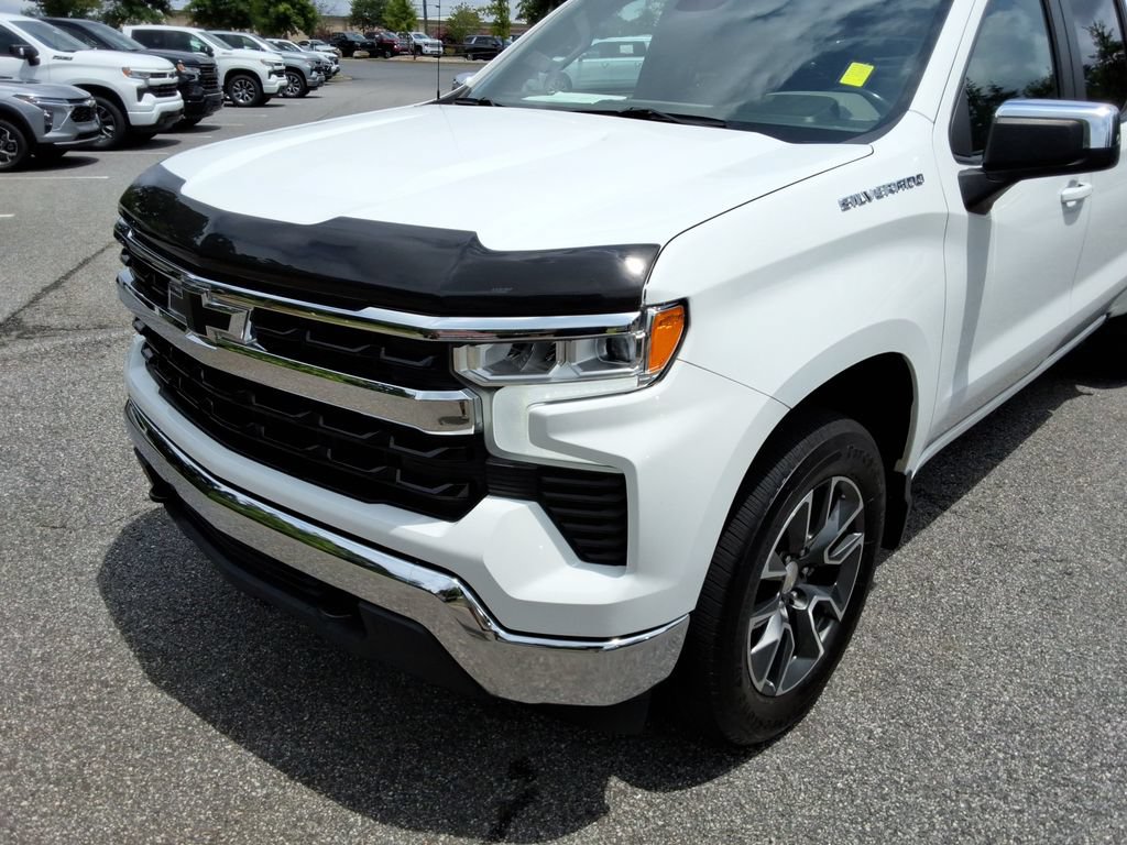 Used 2022 Chevrolet Silverado 1500 LT w/ Protection Package AWD/4WD image 9