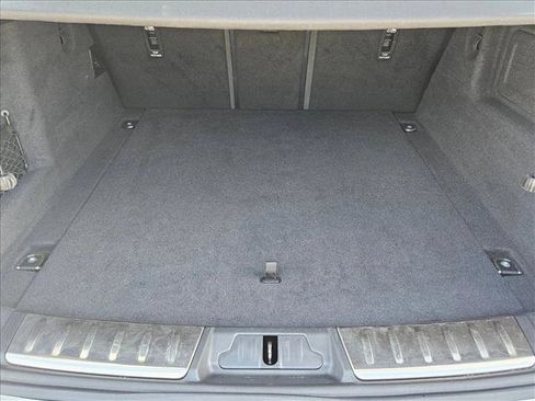 Used 2021 Jaguar F-PACE image 6