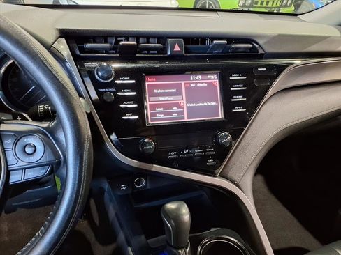 Used 2019 Toyota Camry SE image 8