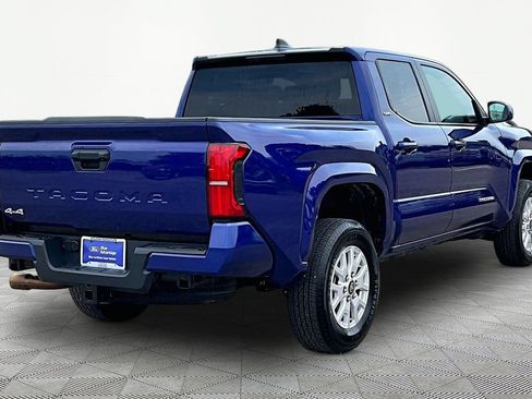 Used 2025 Toyota Tacoma SR5 AWD/4WD image 2
