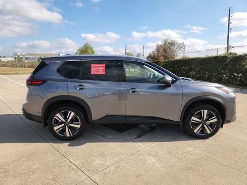 Certified 2024 Nissan Rogue SL image 4