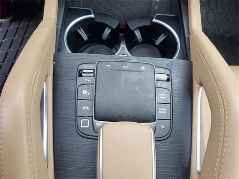 Used 2025 Mercedes-Benz GLE 450e 4MATIC image 33